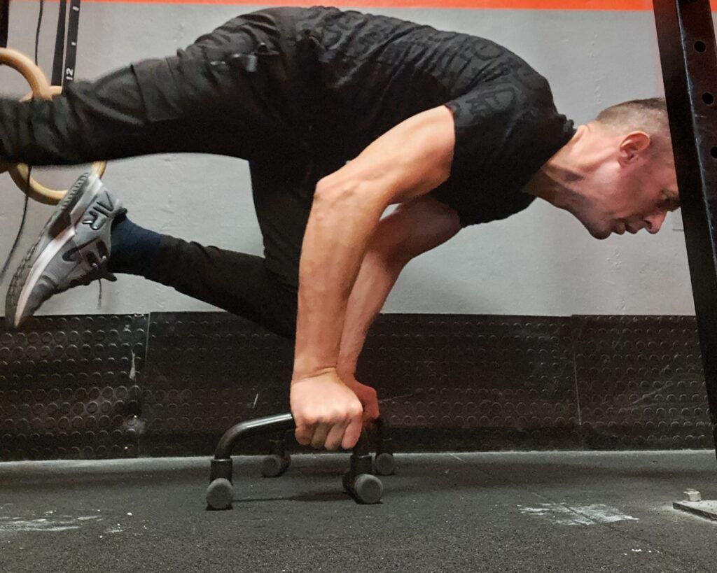 Owner-getfitsafely-com-calisthenics-advanced-pose-parallettes-bodyweight-training