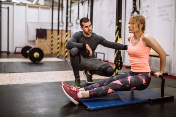 Bench-Dips-Calisthenics