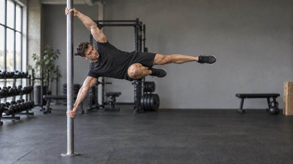 One-leg-human-flag-hold-with-one-leg-straight-and-one-knee-tucked