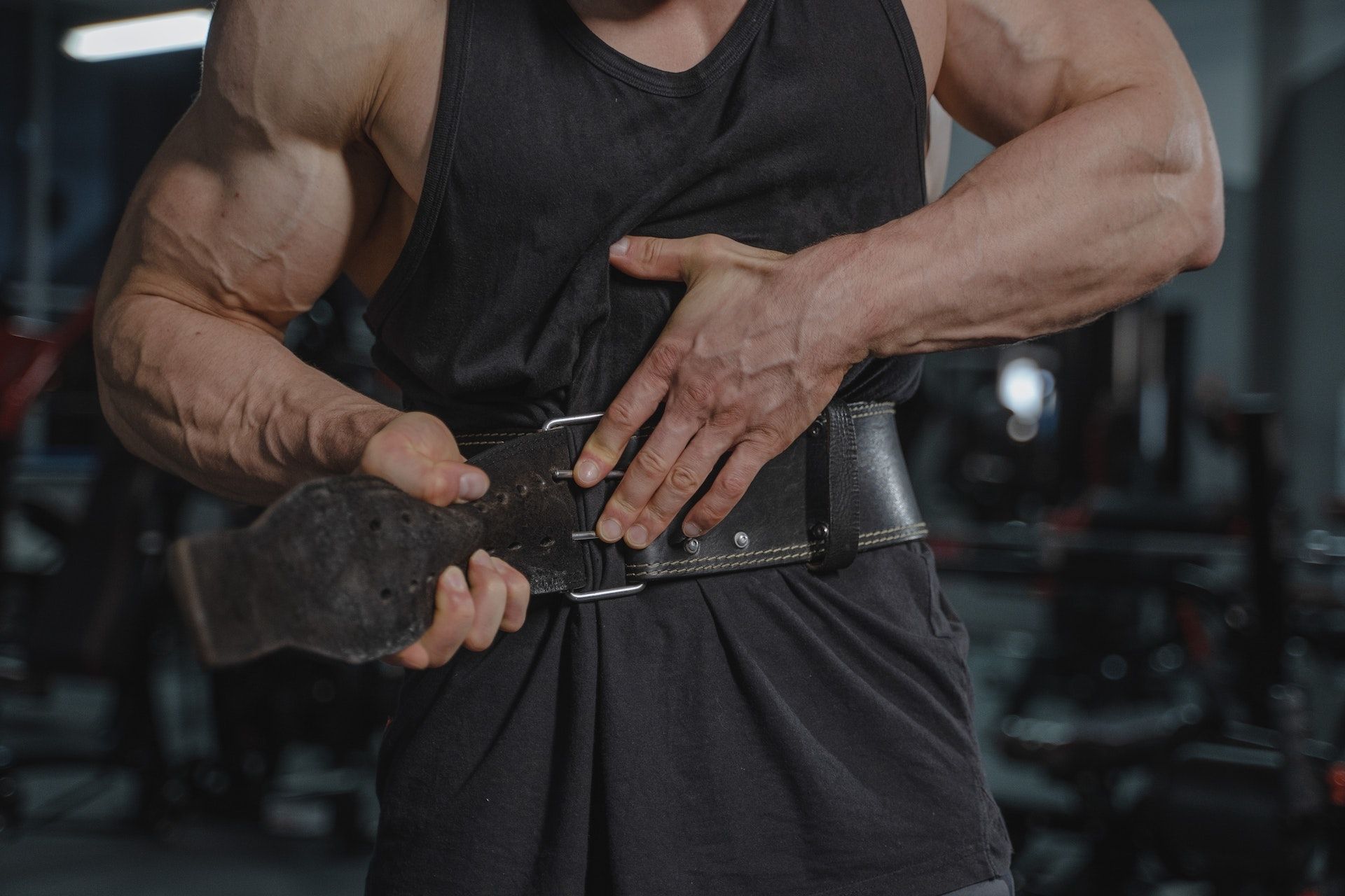 Advantages-and-use-of-the -weight-belt-for-lifting