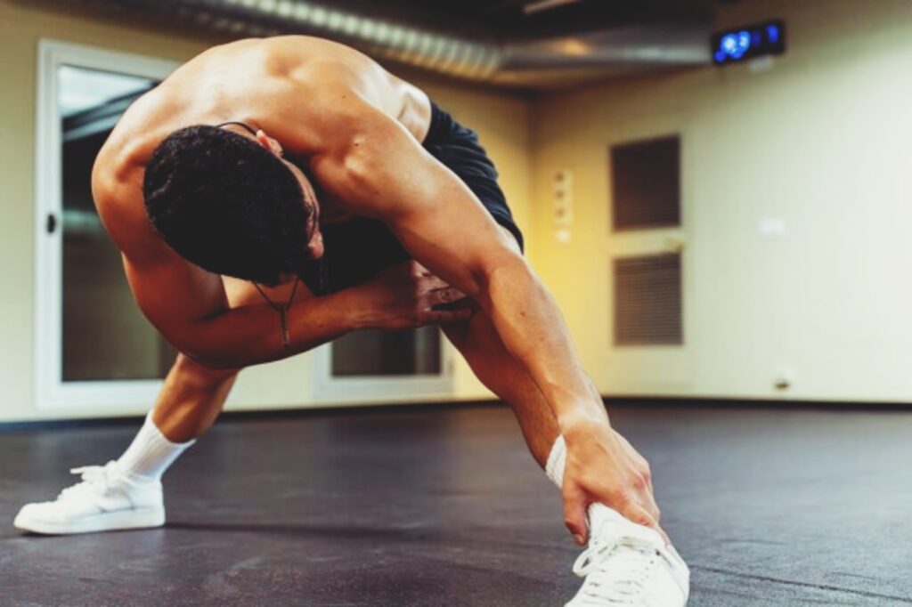 Man-doing-dynamic-warm-up