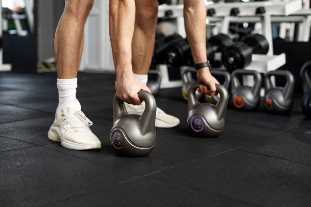 Kettlebells-vs-gym-pros-and-cons