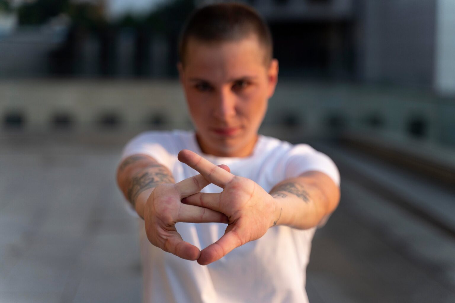 Stronger Grip, No Gym Required: Try These 4 Simple Moves - Get Fit Safely