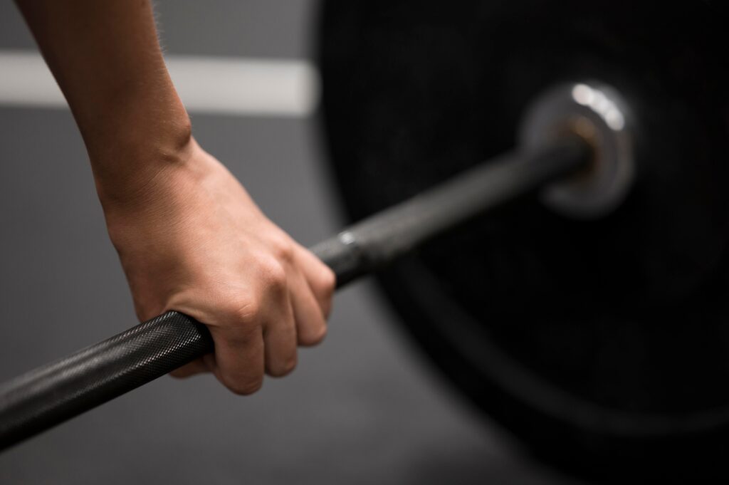 Barbell-grip-closeup-lifting