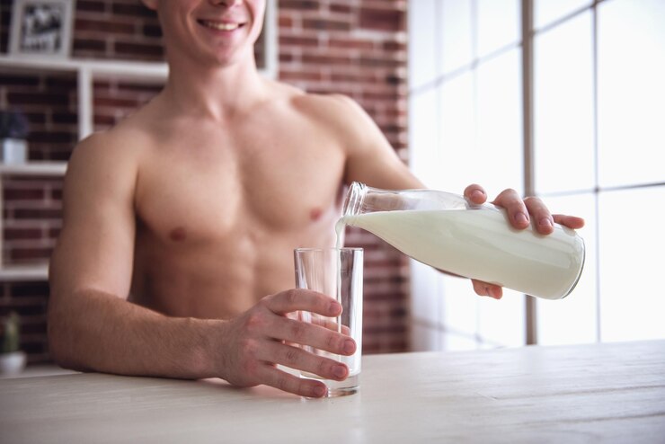 Does-drinking-milk-before-workout-build-muscle?